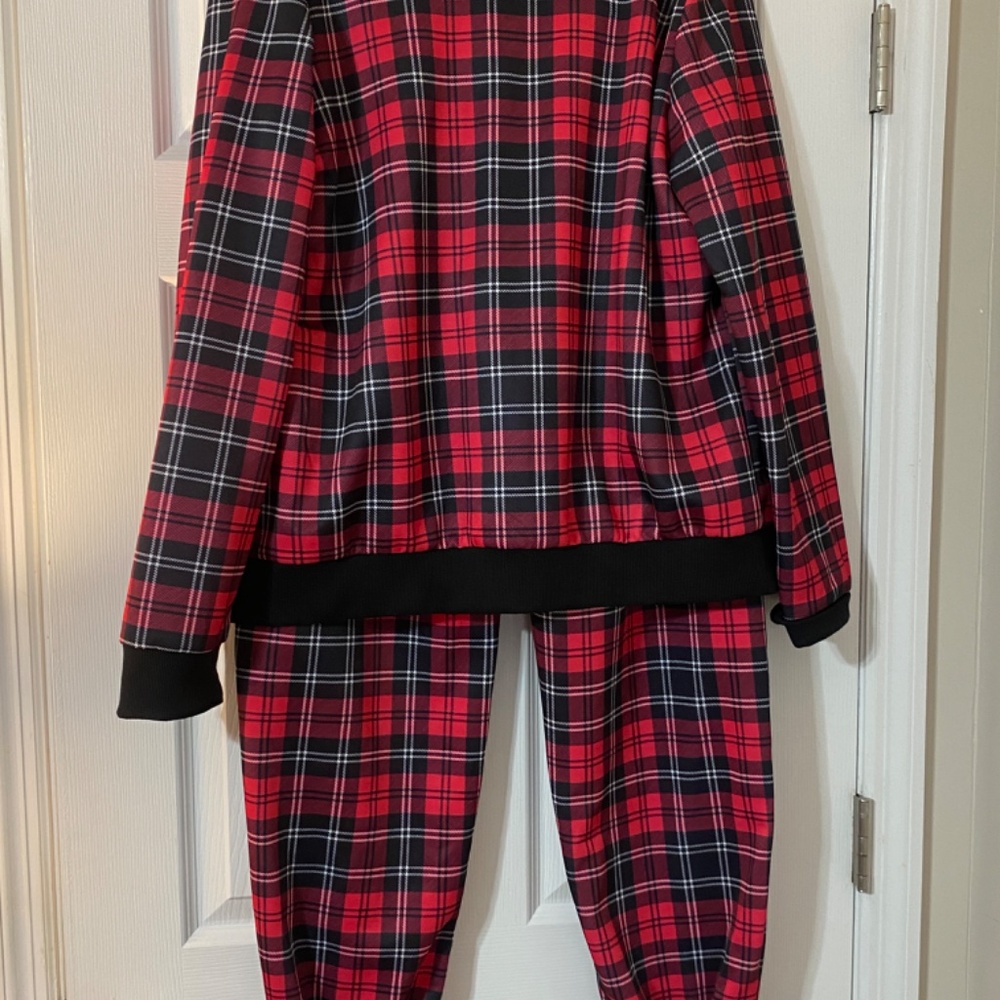 Suit Set - Picture 2 of 6